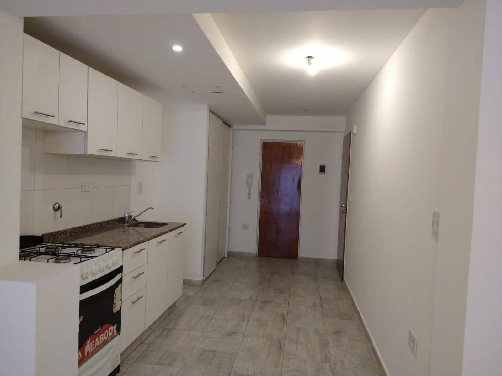 VENTA SAN LORENZO 3729 PLANTA BAJA MONOAMBIENTES CON PLACAR Y PATIO GAS NATURAL — foto 4