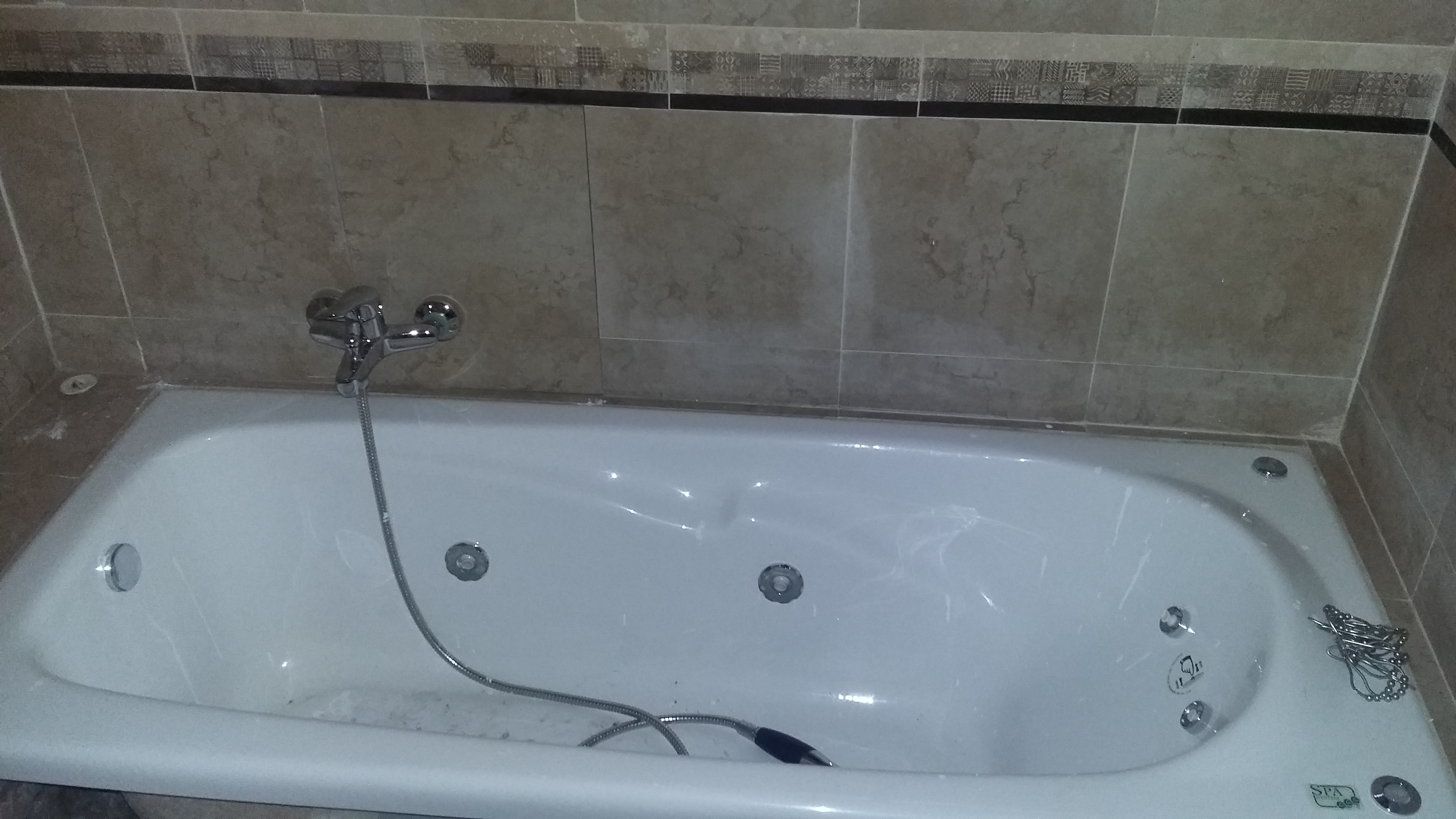 ALQUILER - INTERNA ÚNICA 4 DORMITORIOS - 220 m2 - JARDÍN Y PARRILLERO - 8