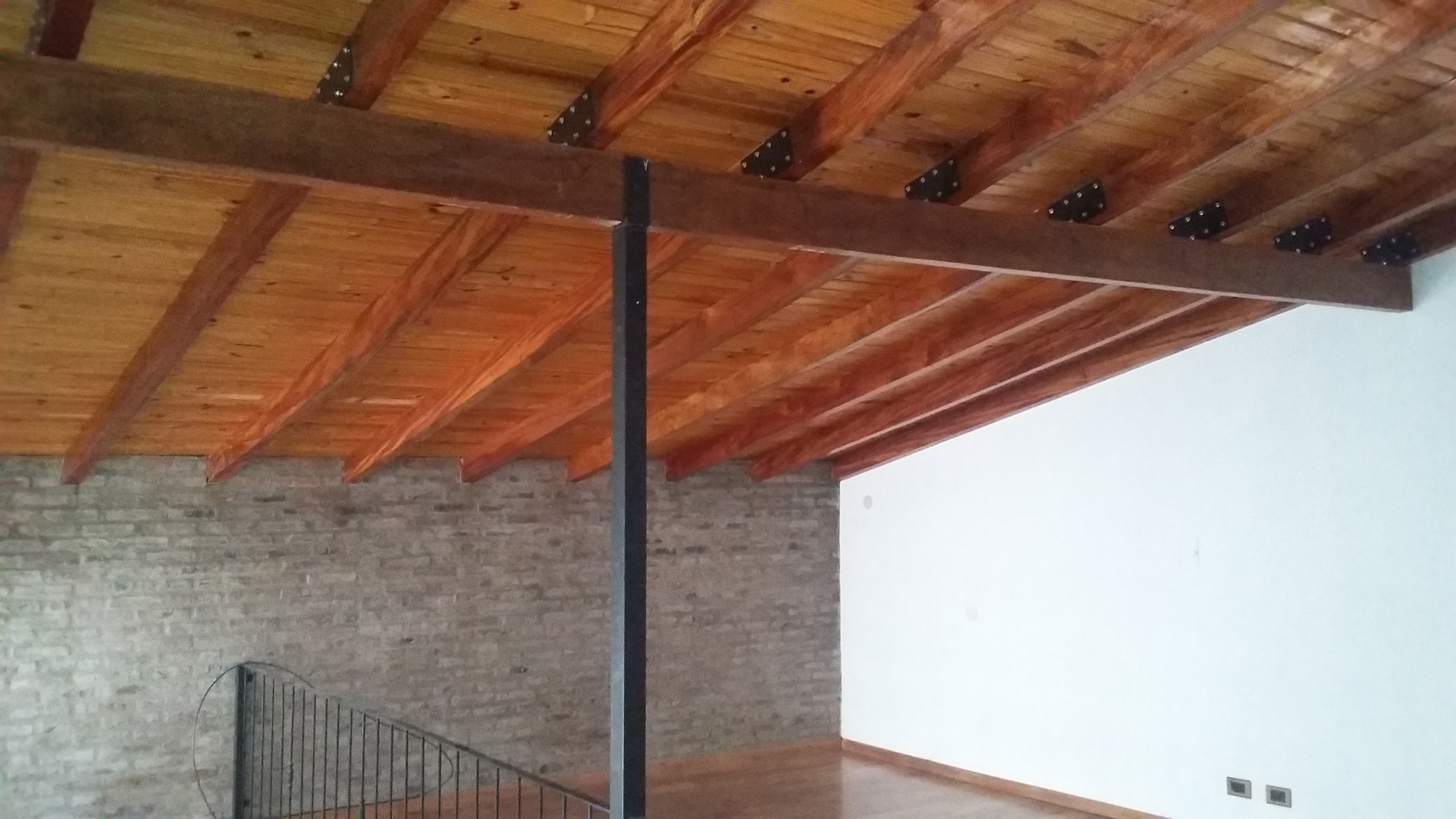 ALQUILER - INTERNA ÚNICA 4 DORMITORIOS - 220 m2 - JARDÍN Y PARRILLERO - 9