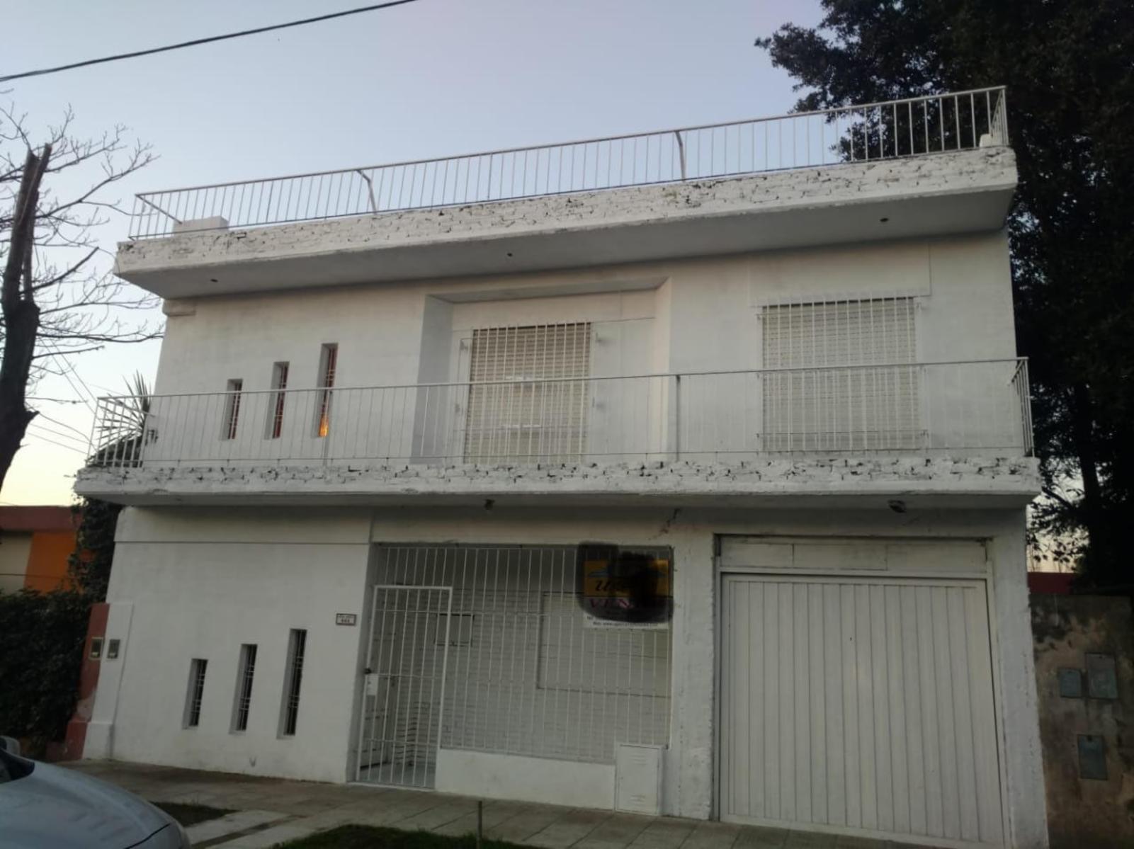 CASA EN DOS PLANTAS ITUZAINGO SUR — foto 2