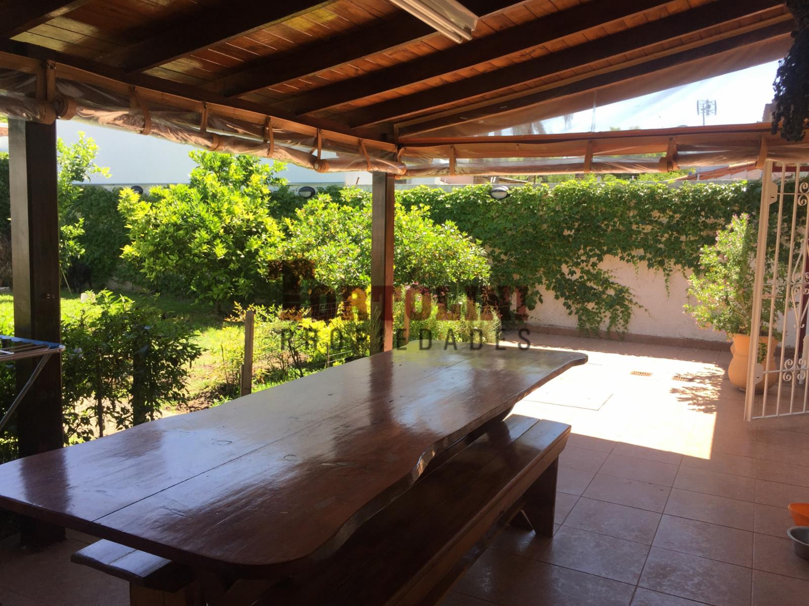 HERMOSO CHALET BARRIO AERONAUTICO — foto 11