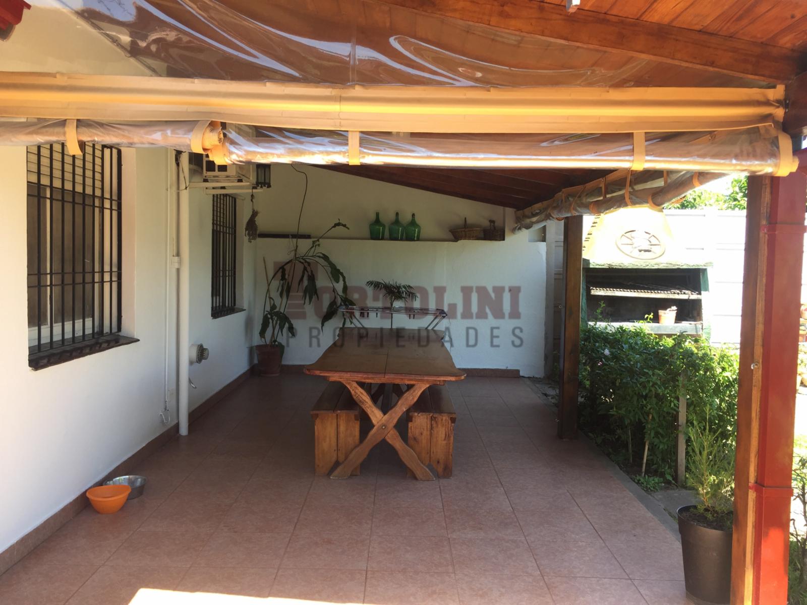 HERMOSO CHALET BARRIO AERONAUTICO — foto 12