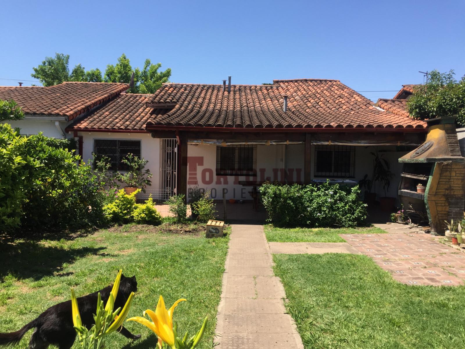 HERMOSO CHALET BARRIO AERONAUTICO — foto 13