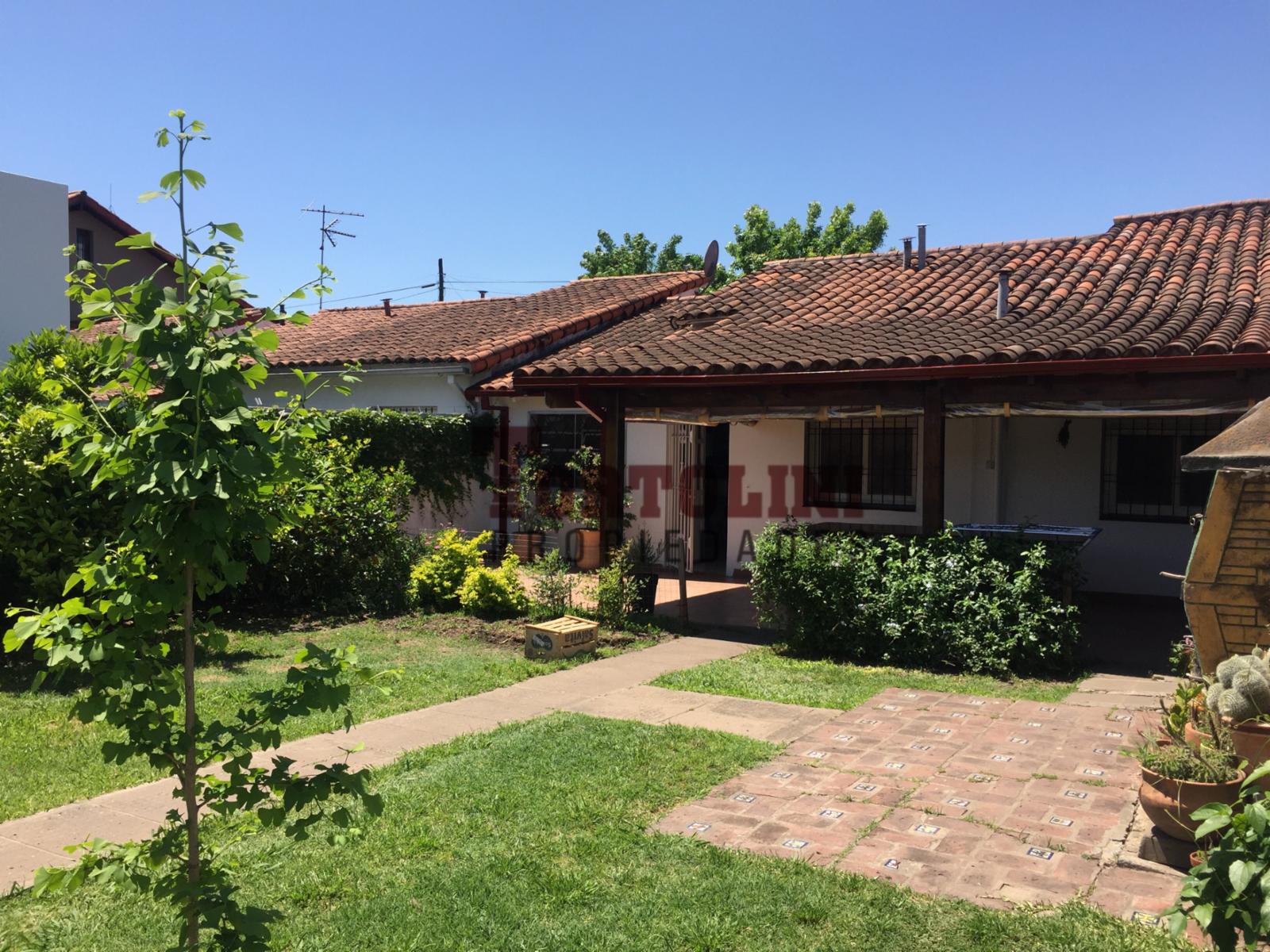 HERMOSO CHALET BARRIO AERONAUTICO — foto 14