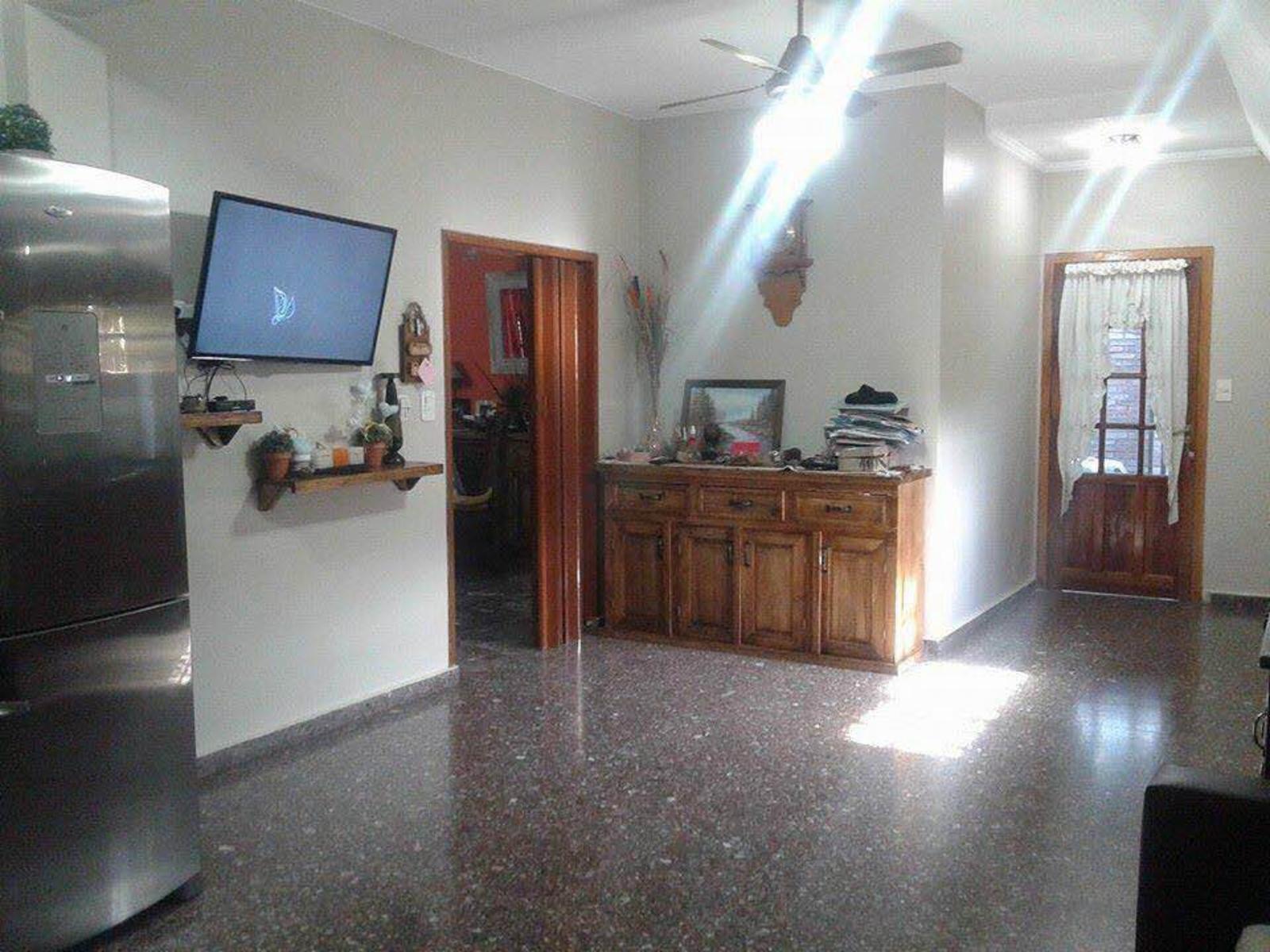 Casa de cuatro ambientes a la venta en José C. Paz — foto 6