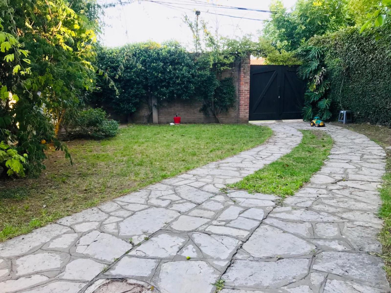 Amplia casa a la venta en Bella Vista — foto 8