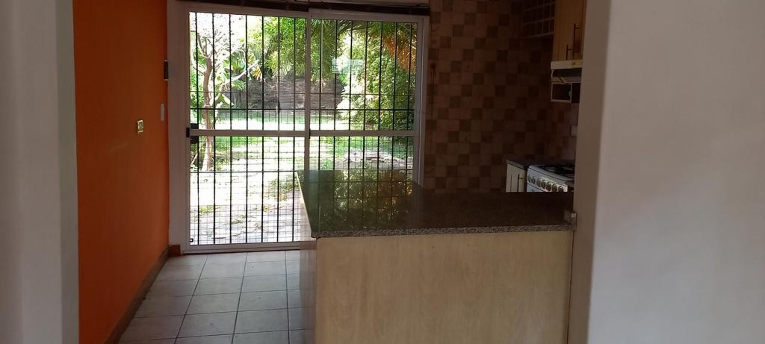Casa de tres ambientes a la venta en San Miguel, APTO CREDITO — foto 8