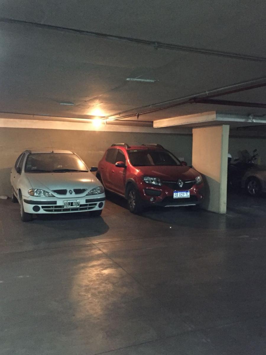 Cochera a la venta en edificio Barcelona 3 — foto 2