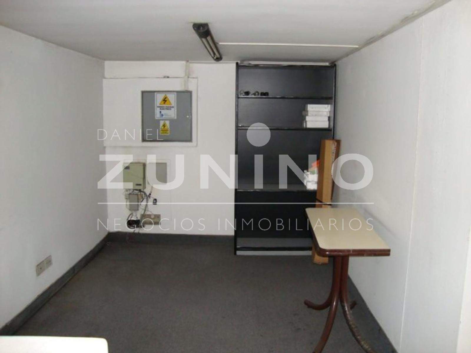 Importante local comercial en esquina, zona céntrica - 5