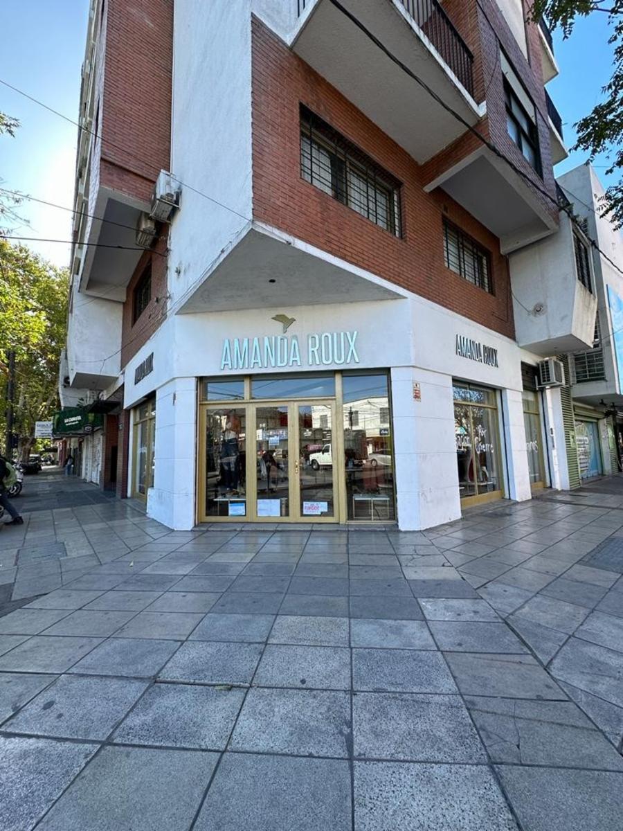 Local en venta en San Miguel, esquina — foto 2