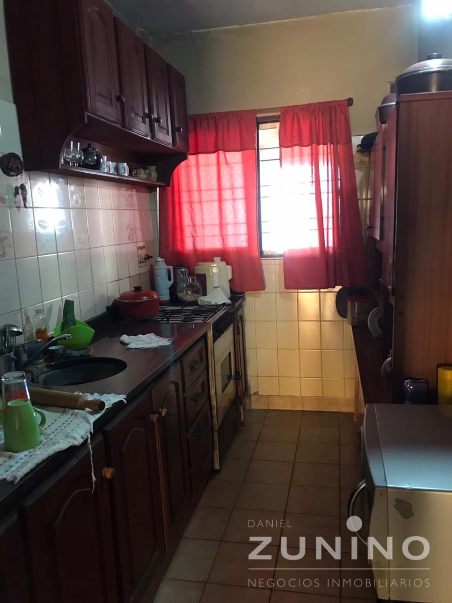 Casa con departamento y comercio en venta — foto 11