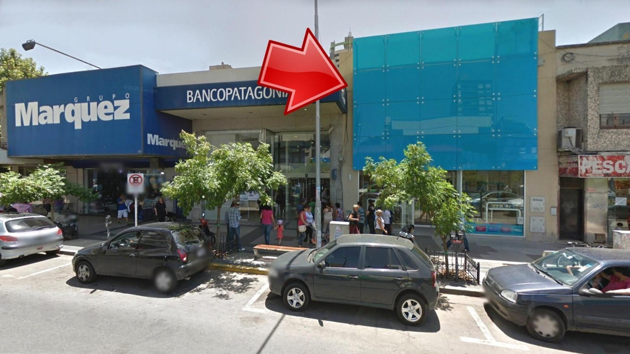 Excelente local comercial Sobre importante avenida. - 1