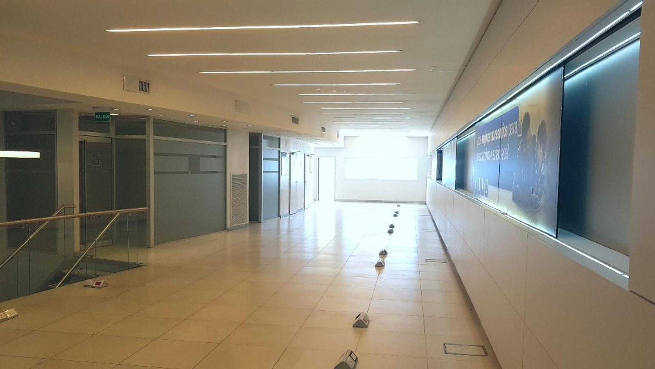Excelente local comercial Sobre importante avenida. - 5