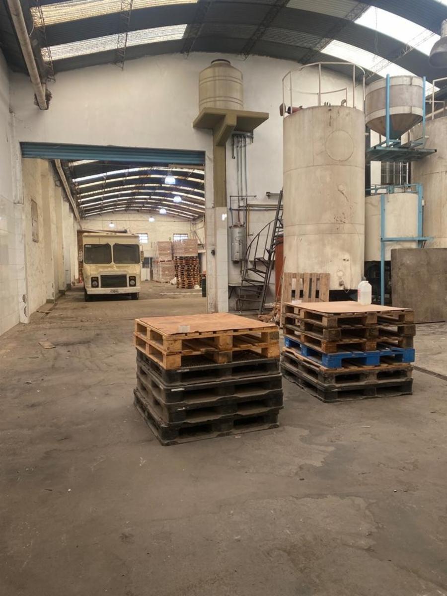 Amplio galpón en venta — foto 8
