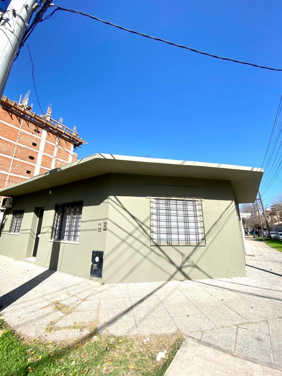 Casa de tres ambientes a la venta en Muñiz