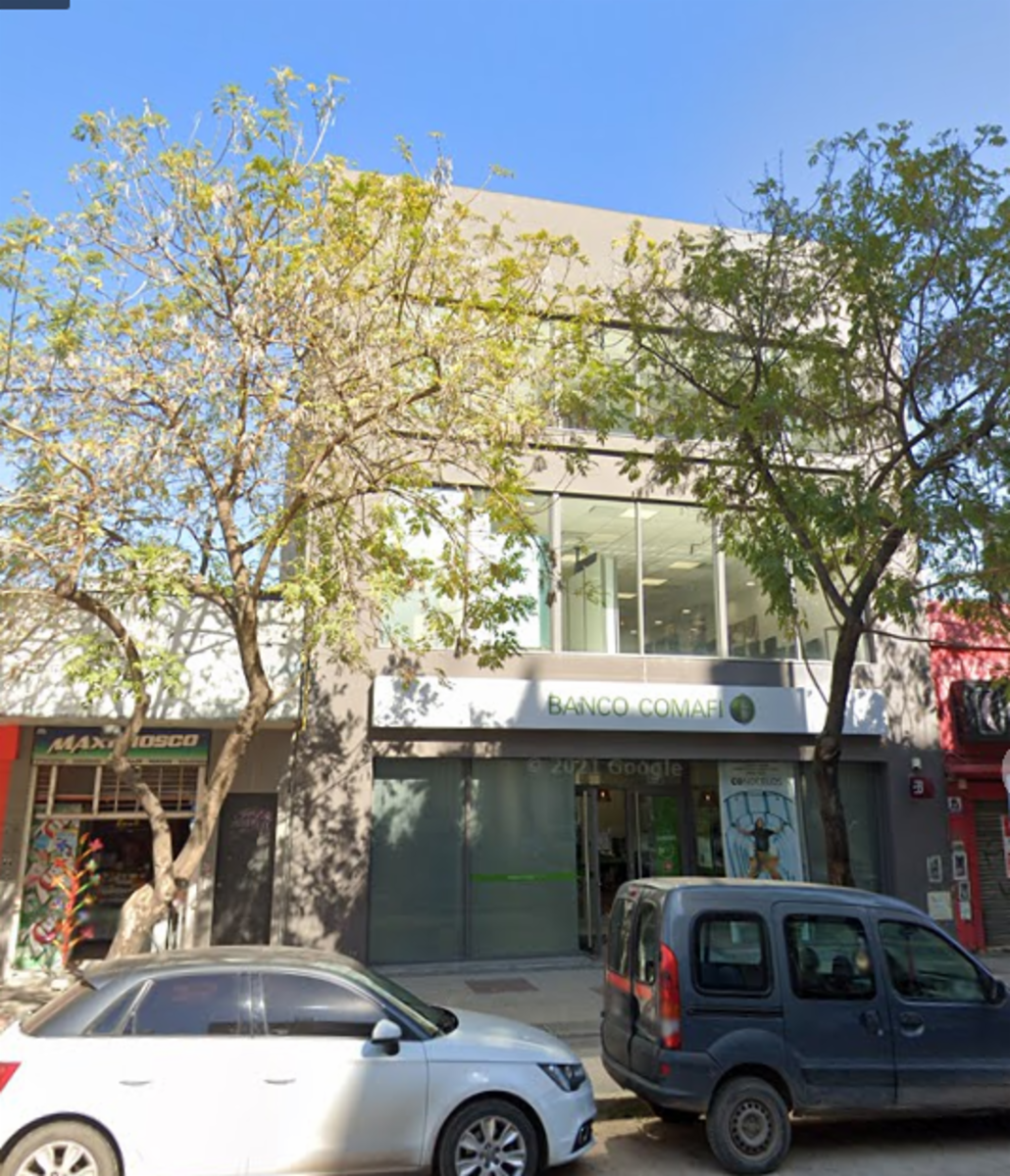 Excelente local en Av. Perón en alquiler - 1
