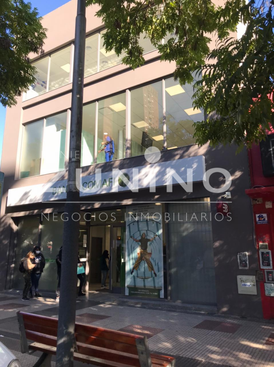 Excelente local en Av. Perón en alquiler - 3