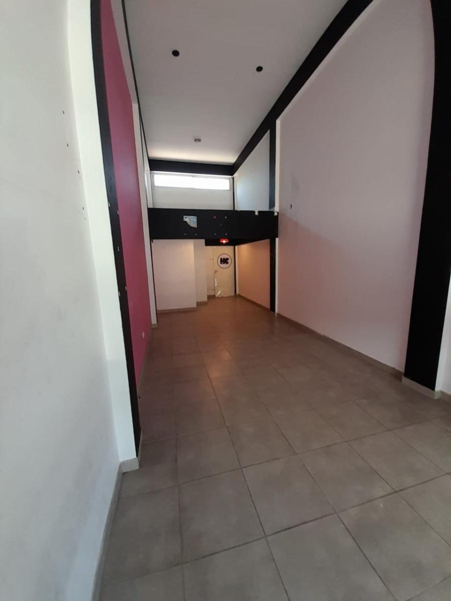 Excelente local comercial en alquiler - 3