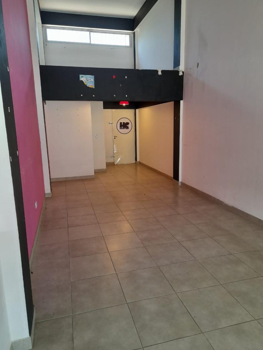 Excelente local comercial en alquiler - 4