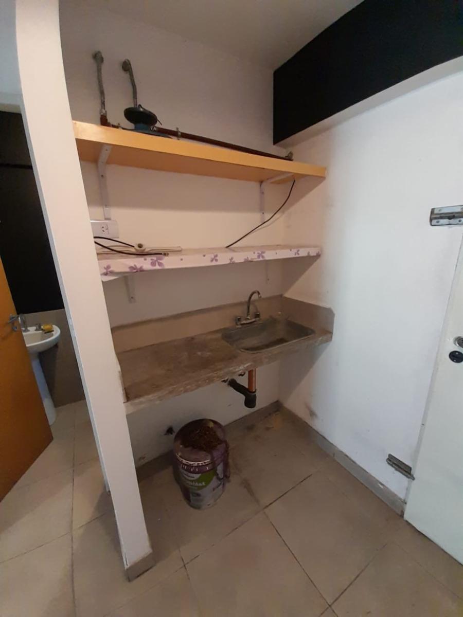 Excelente local comercial en alquiler - 10