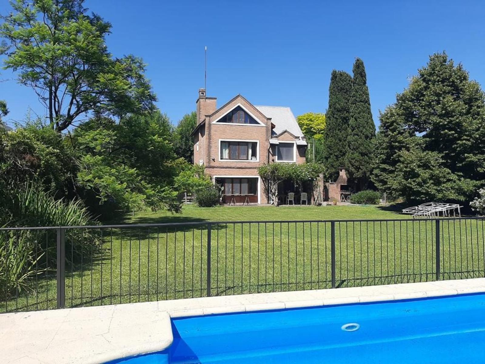 Casa de seis ambientes a la venta en Muñiz — foto 2