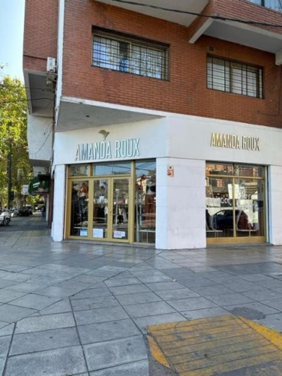 Venta de tres locales comerciales — foto 3