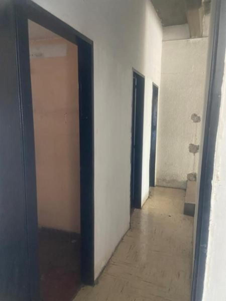 Amplio local en venta en José C Paz - 2