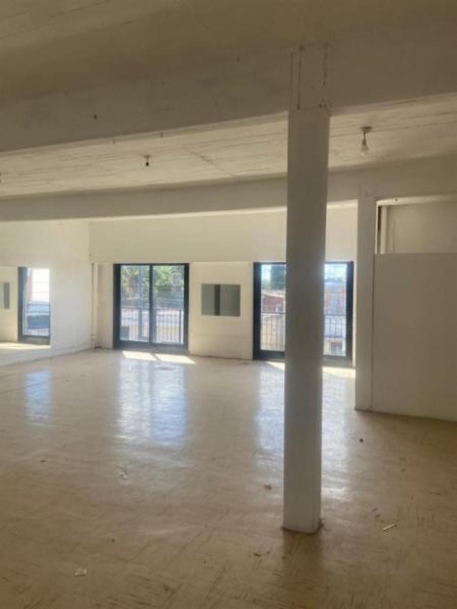 Amplio local en venta en José C Paz - 6