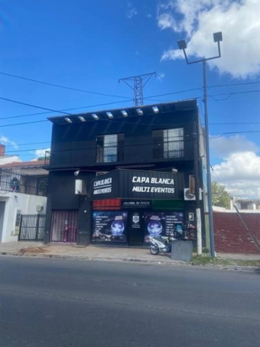 Amplio local en venta en José C Paz - 9