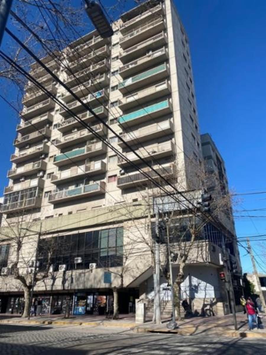 Importantes oficinas en zona céntrica en San Miguel a la venta - 1