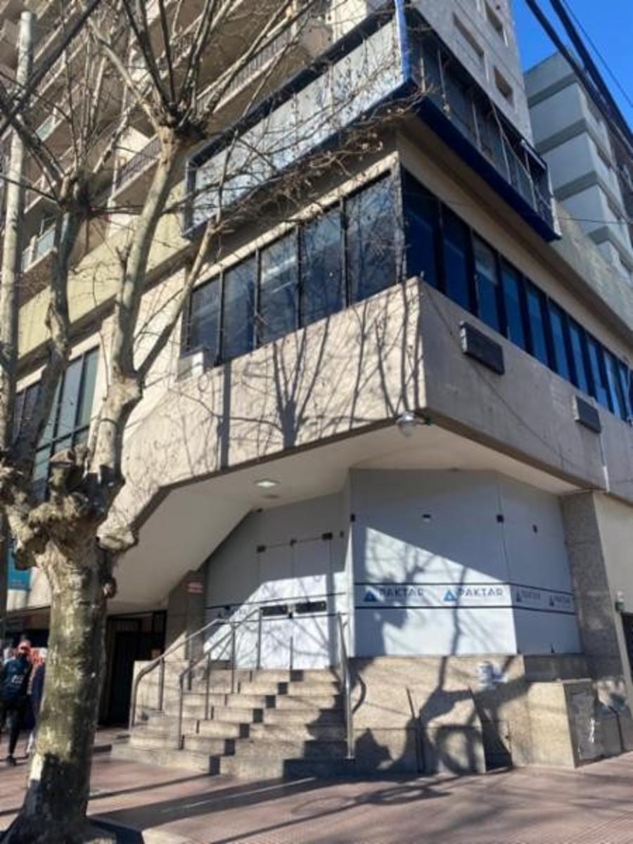 Importantes oficinas en zona céntrica en San Miguel a la venta - 4