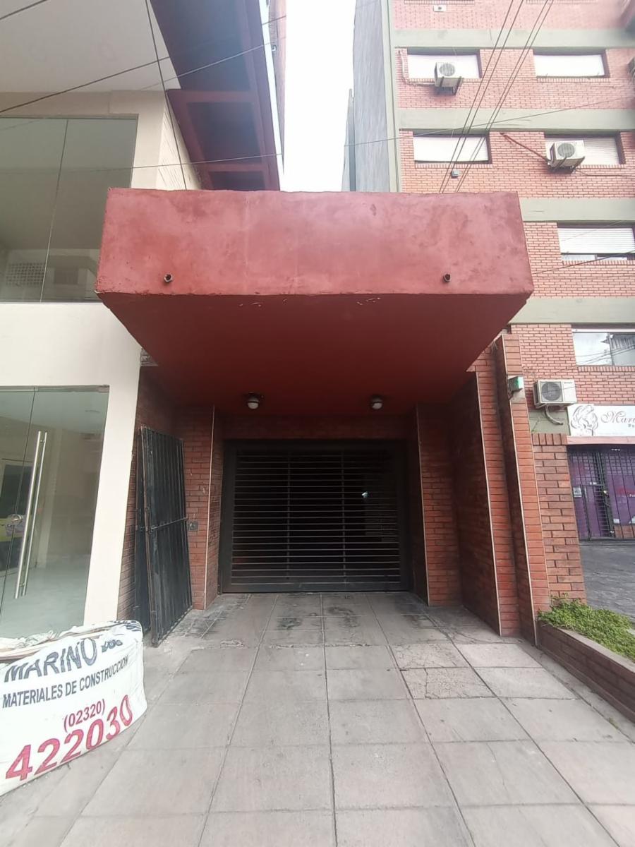 Cochera cubierta en alquiler en San Miguel con portón automático - 2