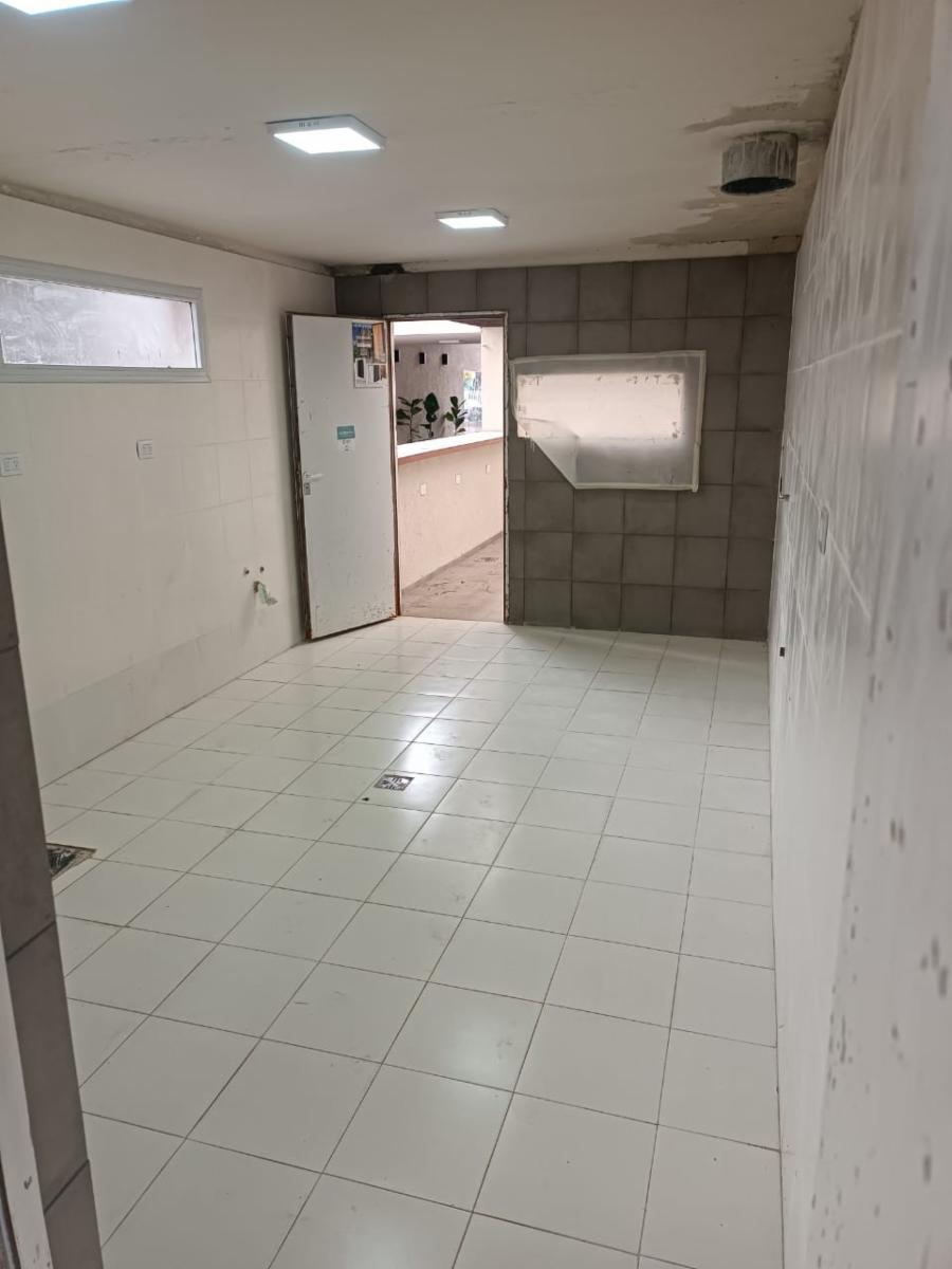 Excelente local comercial en alquiler en Pilar - 14