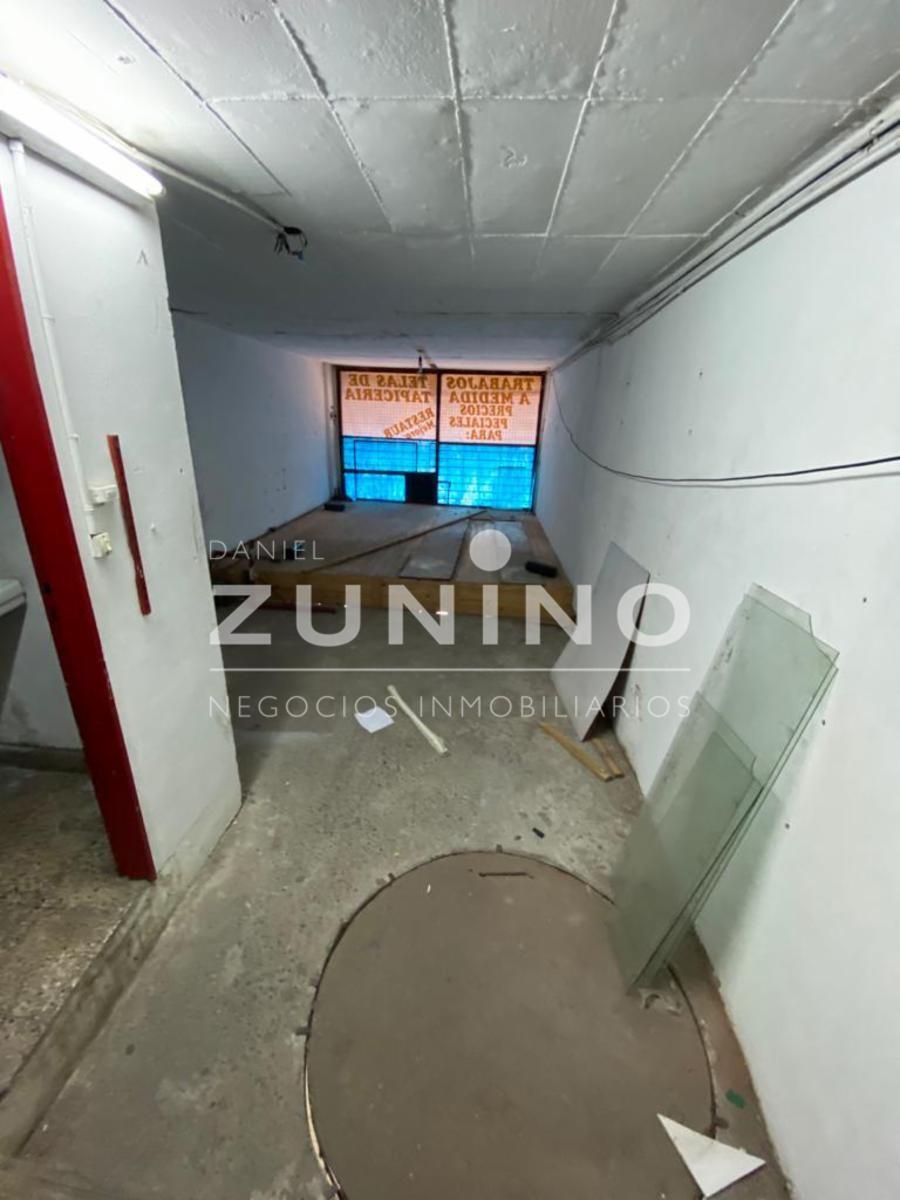 Excelente local comercial en venta - 12