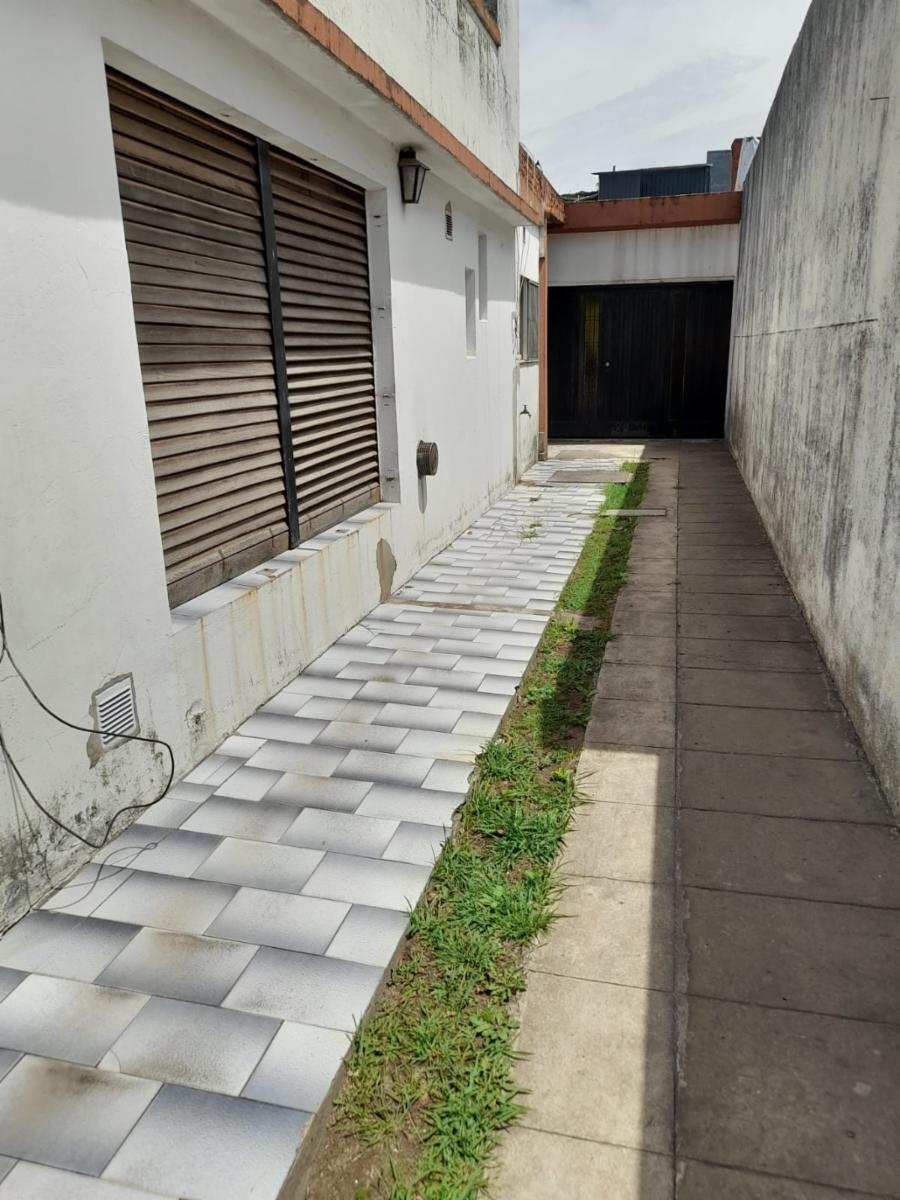 Casa de cuatro ambientes a la venta en José C Paz — foto 4