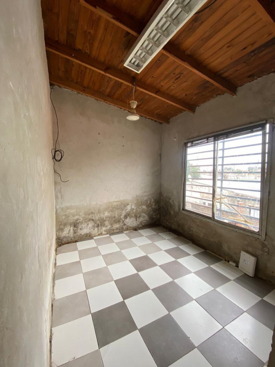 Amplia casa a la venta en Moreno — foto 8