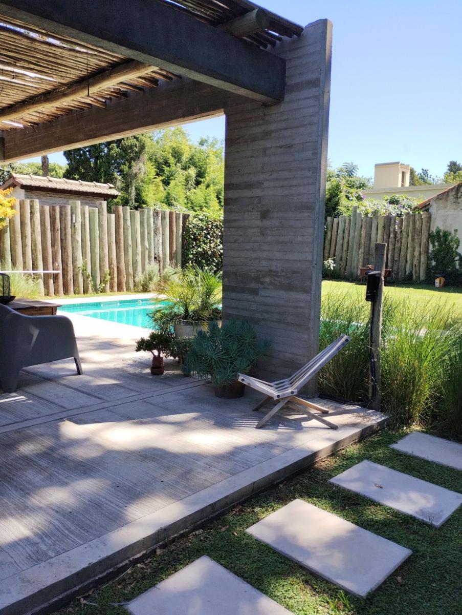 Casa de cinco ambientes a la venta en Muñiz, APTO CREDITO
