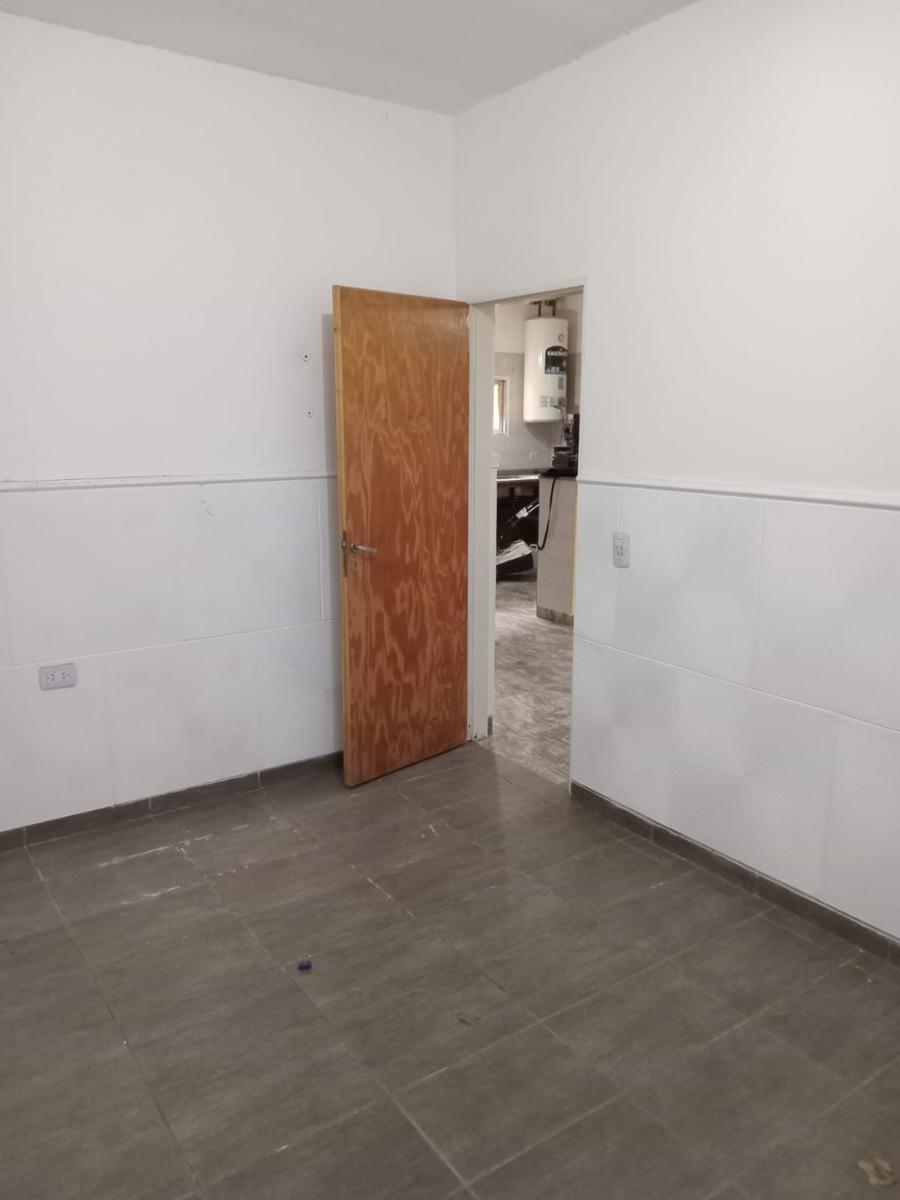 Casa de tres ambientes a la venta en Jose C Paz — foto 6