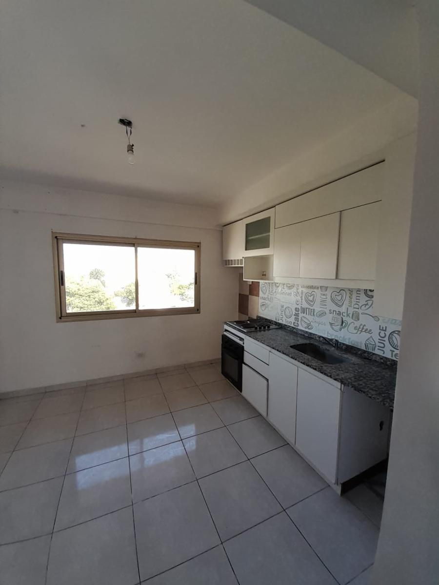 Departamento tres ambientes en alquiler - 9