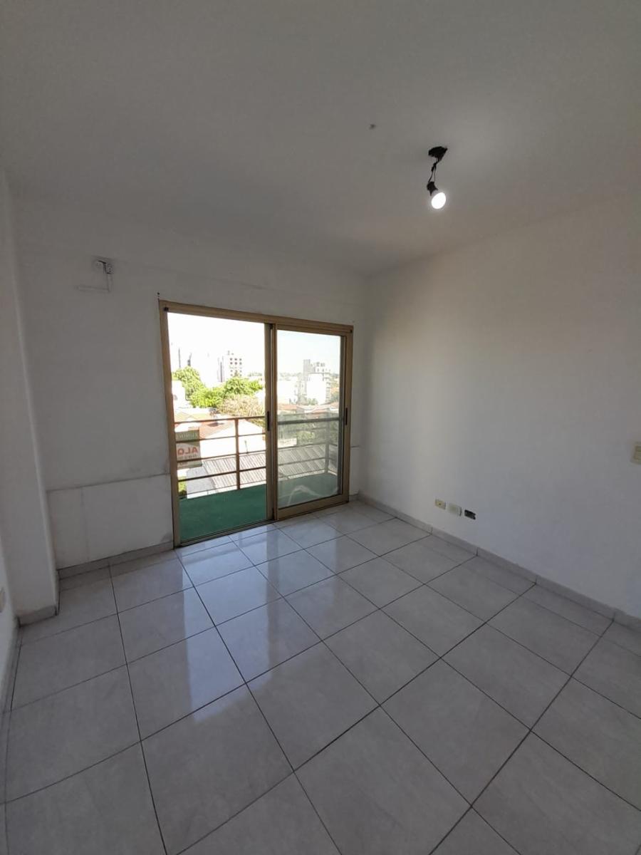 Departamento tres ambientes en alquiler - 12