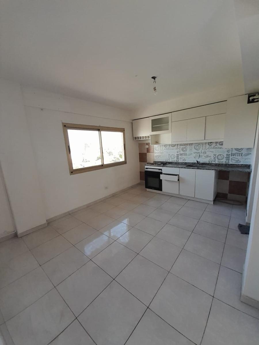 Departamento tres ambientes en alquiler - 13