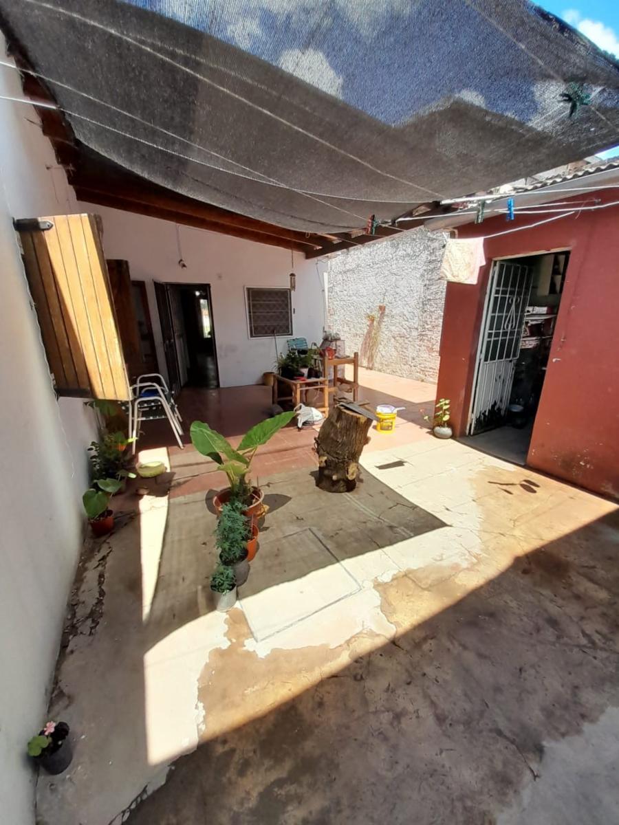 Casa de tres ambientes a la venta en José C Paz — foto 2