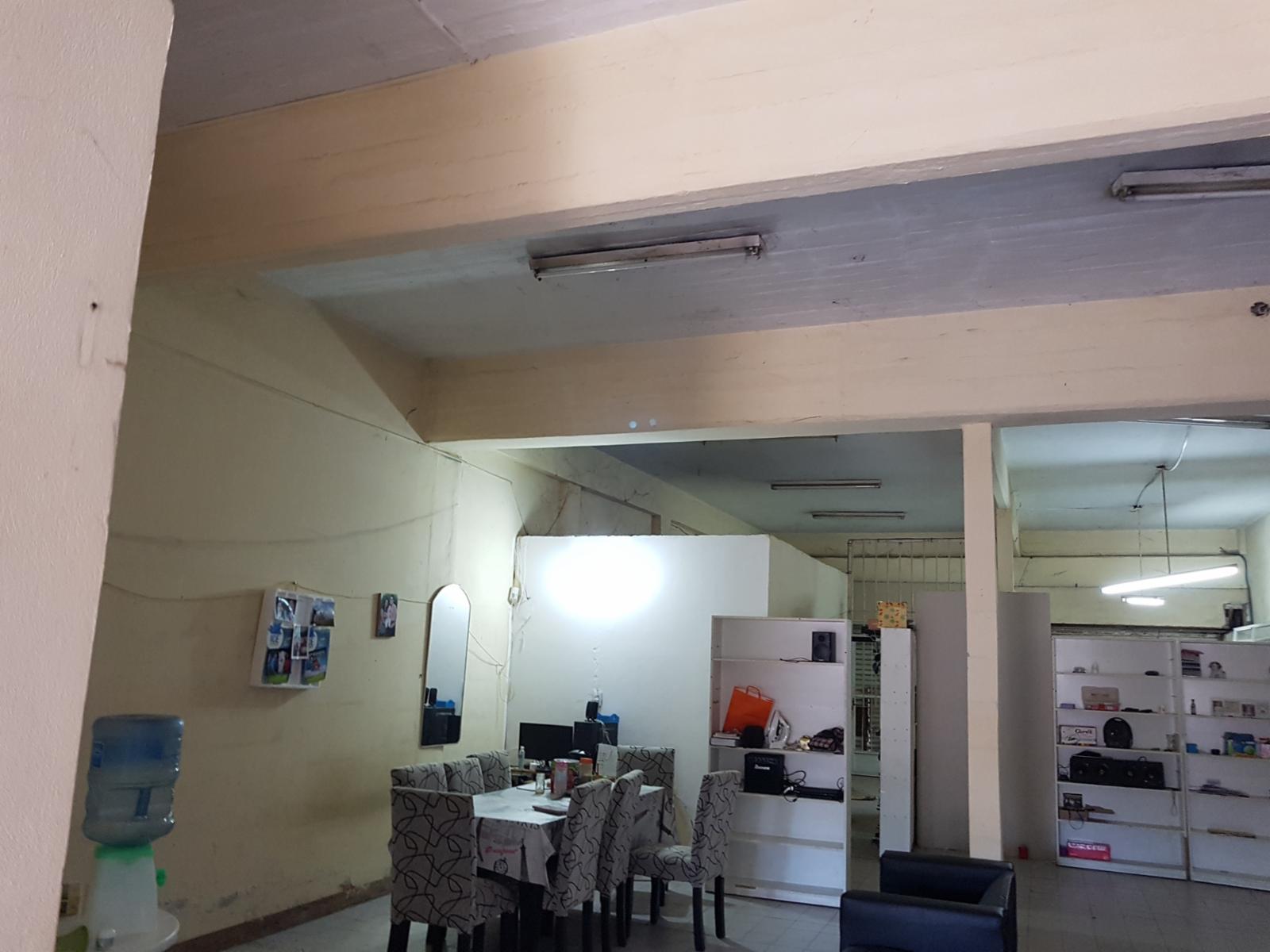 Vendo Excelente Losa de 200 m2 con Departamento 3 amb. amplio arriba en virrey del pino — foto 3