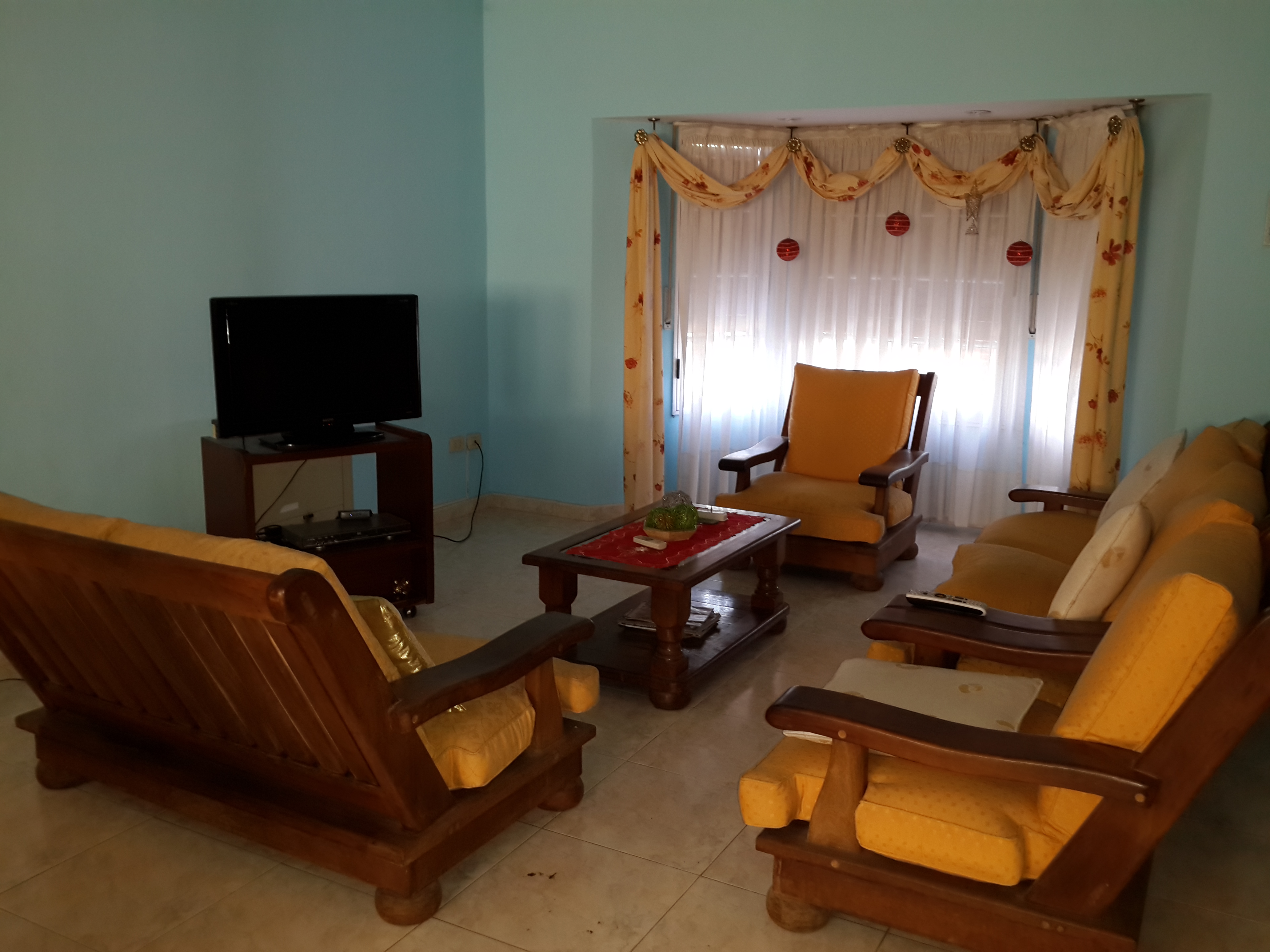 VENDO EXCELENTE CHALET QUINTA, CON 7 HABITACIONES UNA EN SUITE, 3 BAÑOS, GARAGE, PILETA, QUINCHO PARA 50 PERSONAS CON VESTURARIOS, SOBRE 5 LOTES PARQUIZADOS, KM. 41 VIRREY DEL PINO - 4