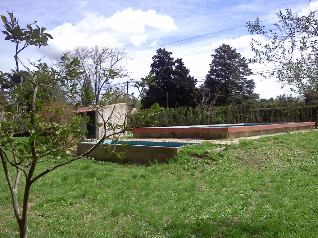 KM. 41 - AVALOS ESQUINA MANZANARES, VIRREY DEL PINO,
EXCELENTE ZONA DE QUINTAS
LOTE (630 M2) PILETA DE HORMIGAN
A 300 MTS DE COLECTORA