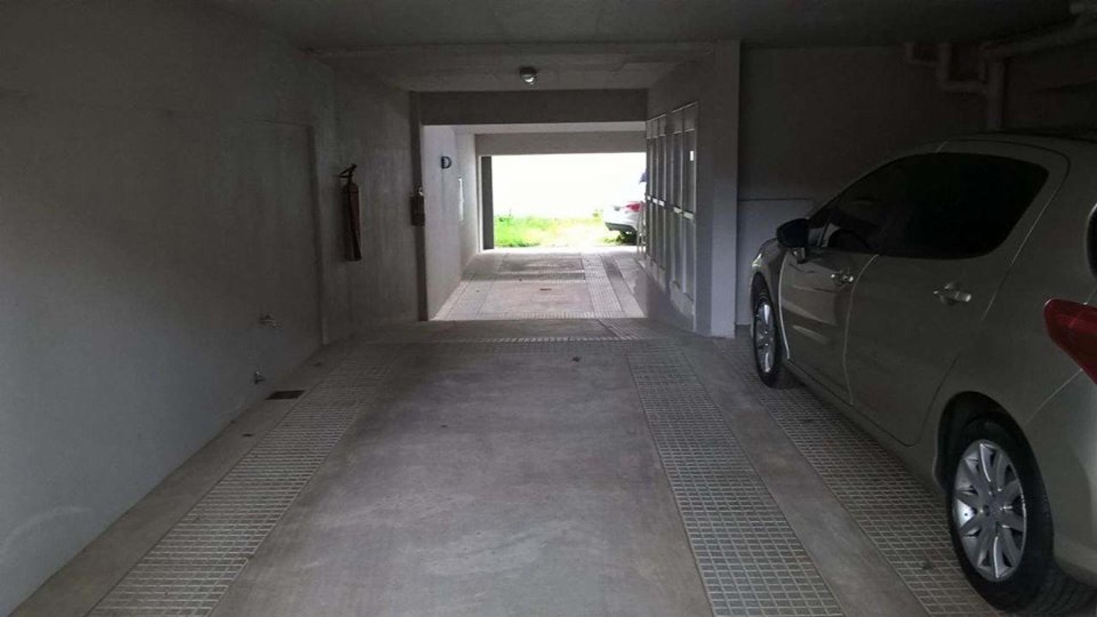 se alquila monoambiente al frente con cochera y baulera — foto 7