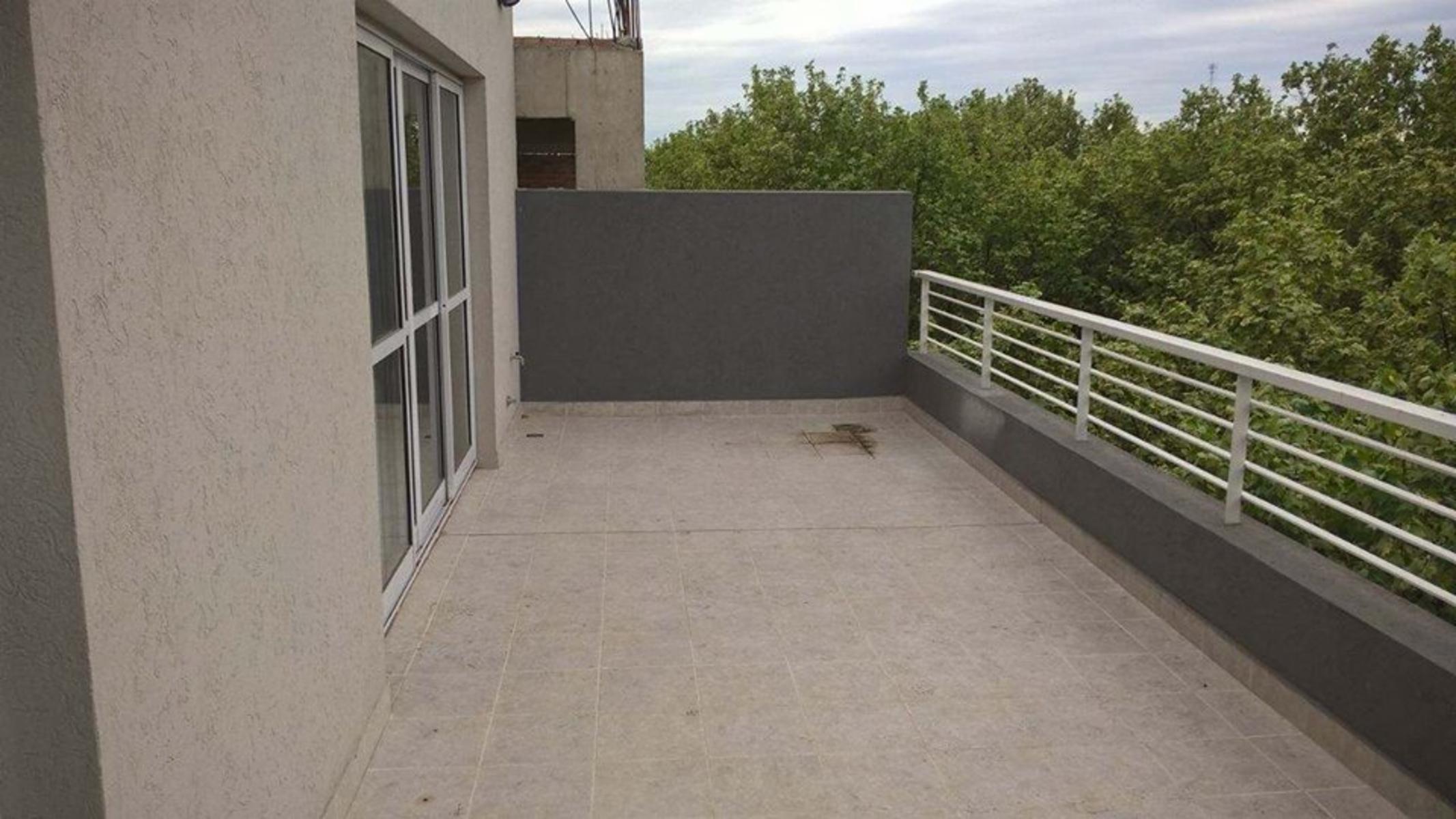 se alquila monoambiente al frente con cochera y baulera — foto 12