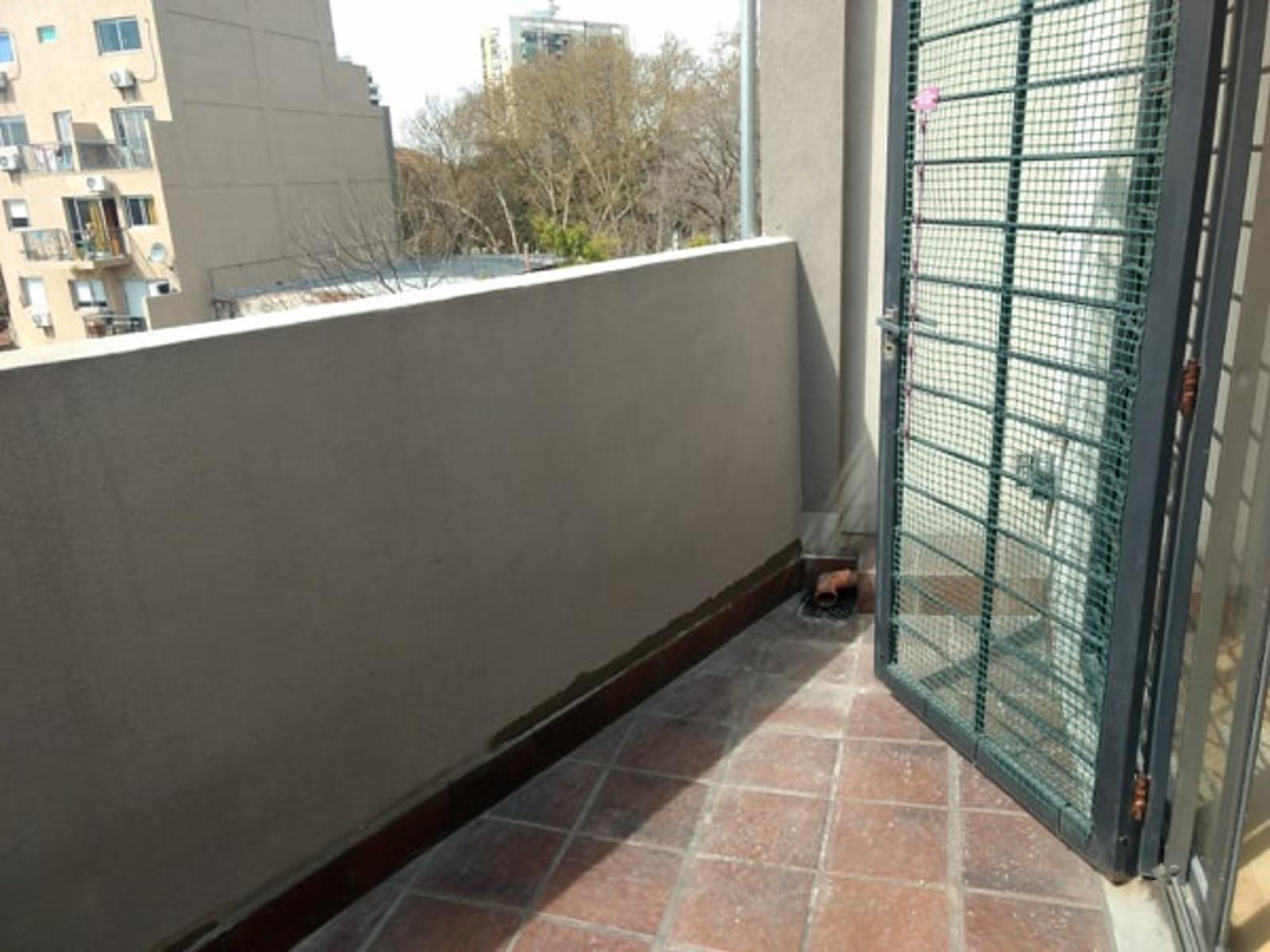 se alquila excelente departamento en duplex con dos balcones - 4