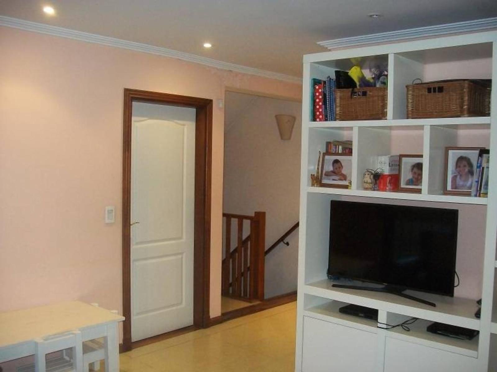 SE VENDE CASA DE 6 AMB. CON GARAGE, JARDIN Y TERRAZA — foto 14
