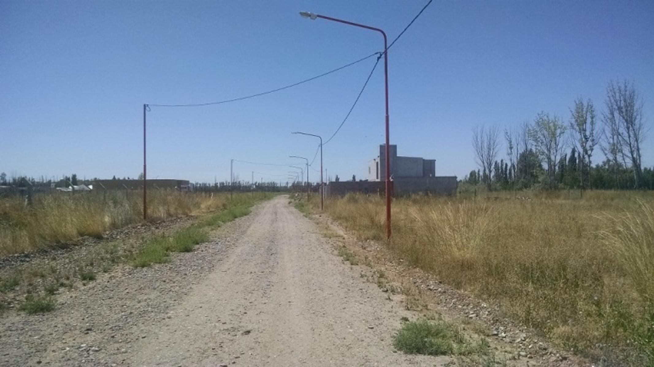 Terreno de 1000 m2 en barrio Los Troncos - Gral. Fdez. Oro — foto 2